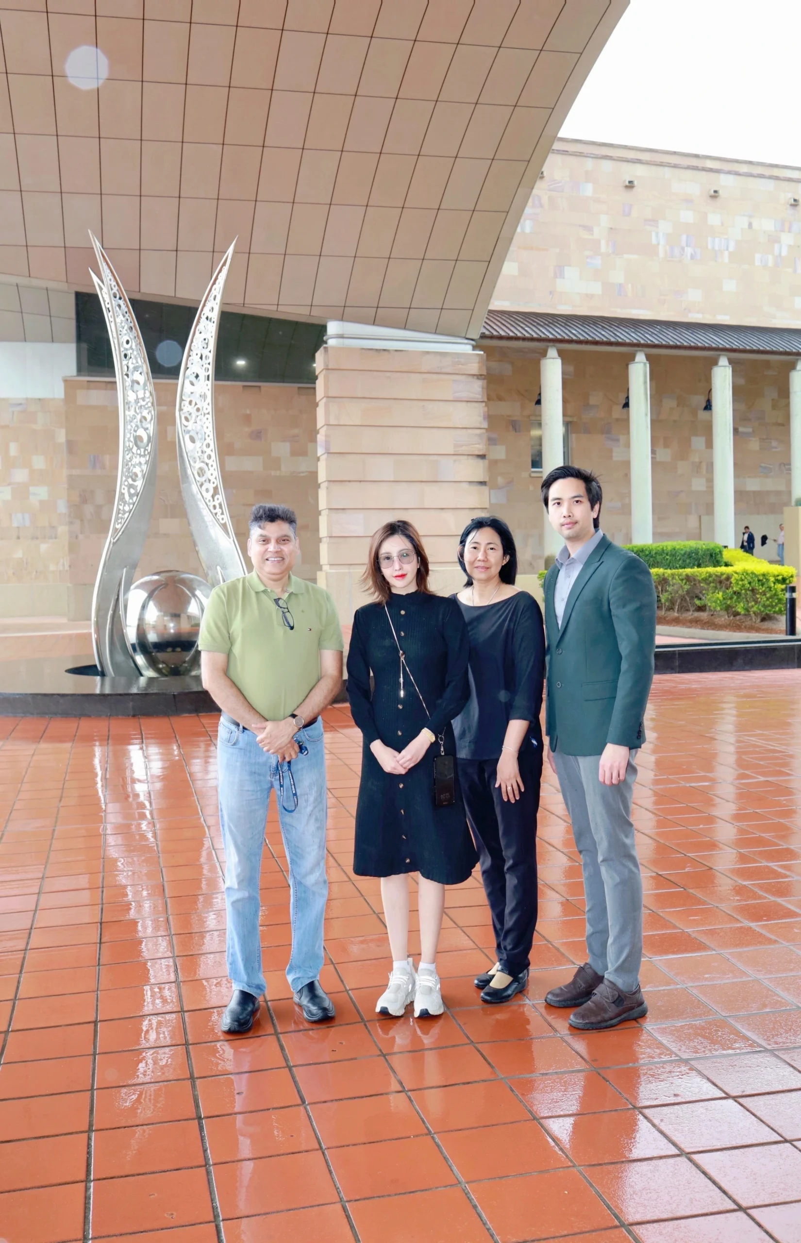 We’re truly grateful to Mr. Shaik F. Ahmed and Ms. Kitiwan Buabarn for the warm welcome and insightful campus tour at Bond University.